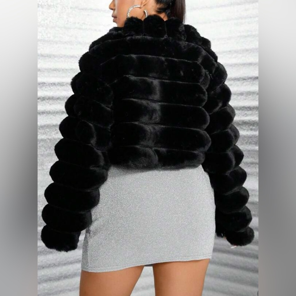 Black Faux Fur Jacket. 1XL. - Picture 3 of 3